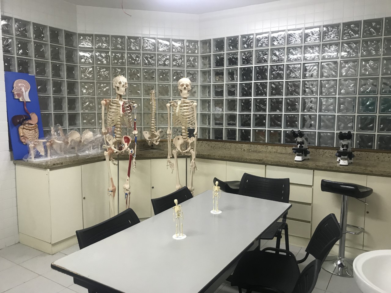 Foto de laboratorios